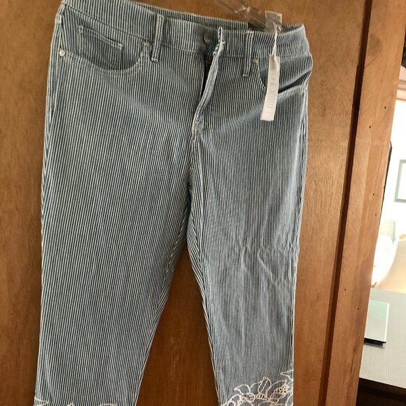 CHICO'S SO SLIMMING SIZE 0.5 (US 6) INDIGO STRIPE CROP PANTS - Picture 3 of 3